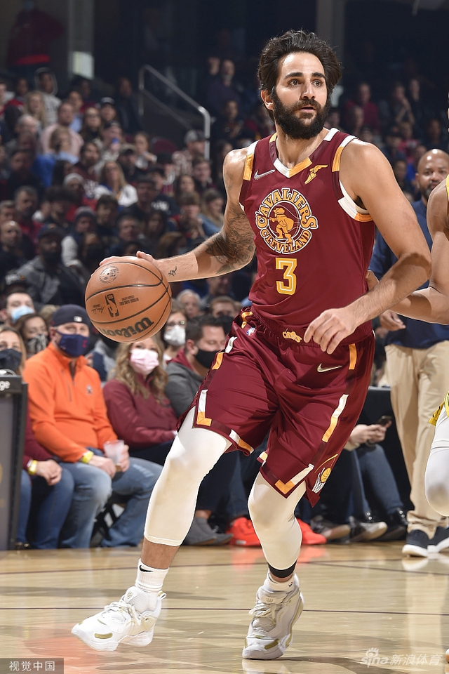 他肩负着巨 他肩负着巨